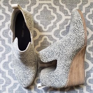 Toms Kallie bootie- mini cheetah print suede- sz 11